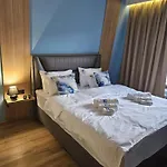 Blue Sky Apartment